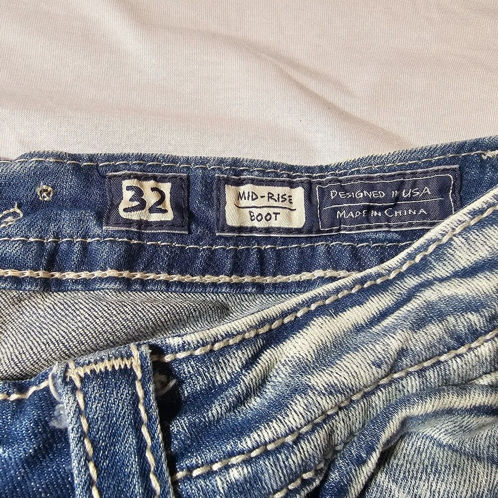 Miss Me Embroidered Boot Cut Jeans - 32x34 - Geometric Aztec Pattern - Picture 13 of 16